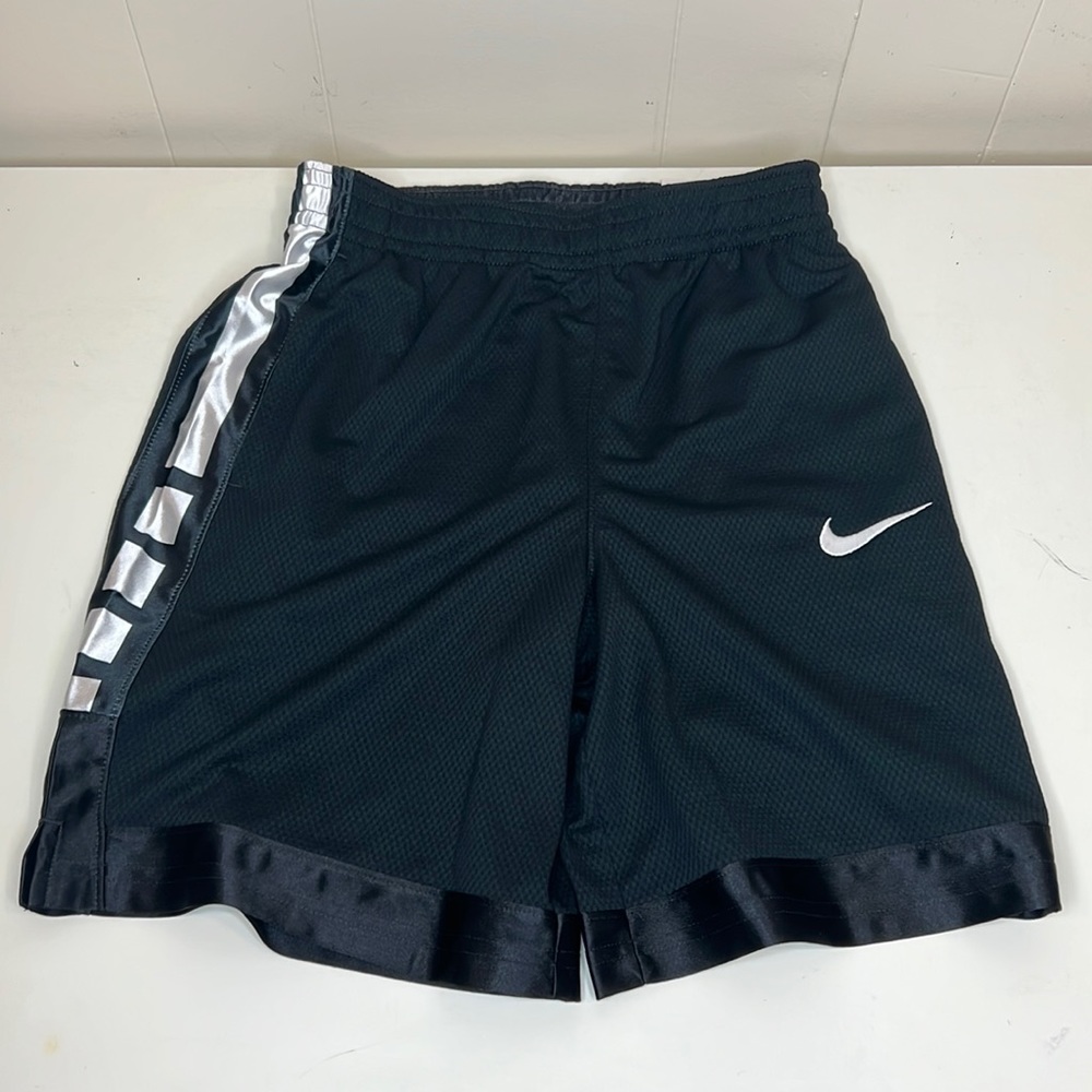Boys Nike Elite shorts